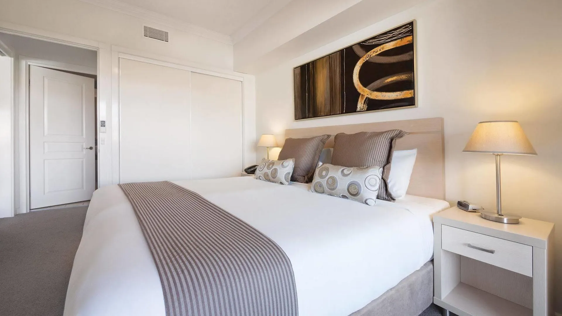 Oaks Brisbane Mews Suites Australia